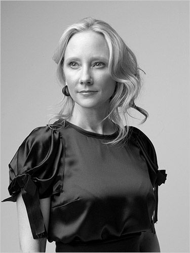 Anne heche peeing
