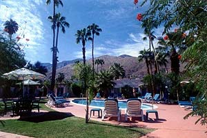 Lesbian friendly hotels in palm springs
