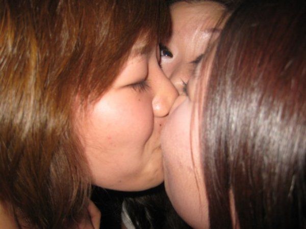 best of Gilrs kissing Asian
