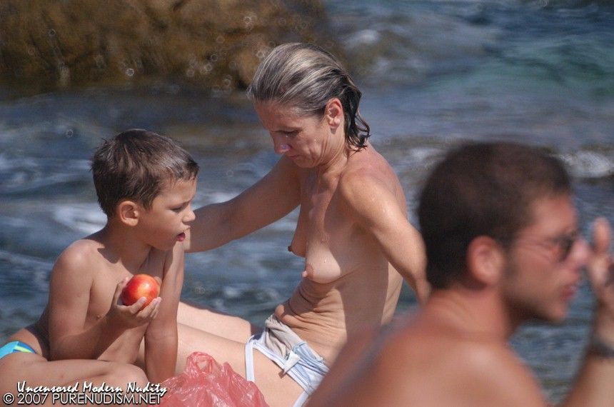 Taze reccomend Nudist mom and son