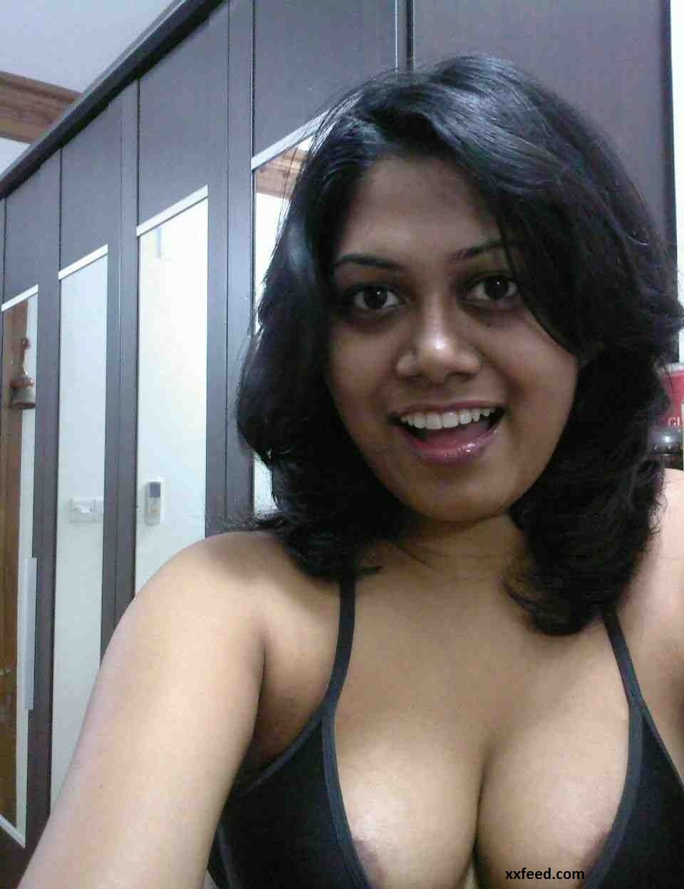 Busty indian girl in a saree
