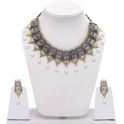 best of Pearl Hand job necklace